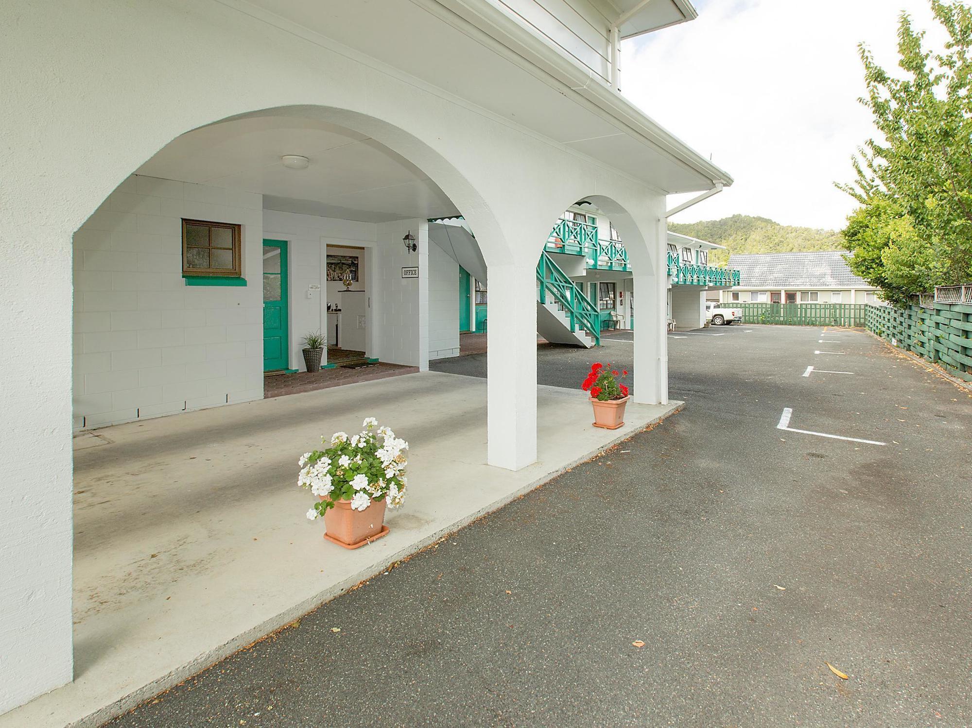פאנגאריי Stonehaven Motel מראה חיצוני תמונה